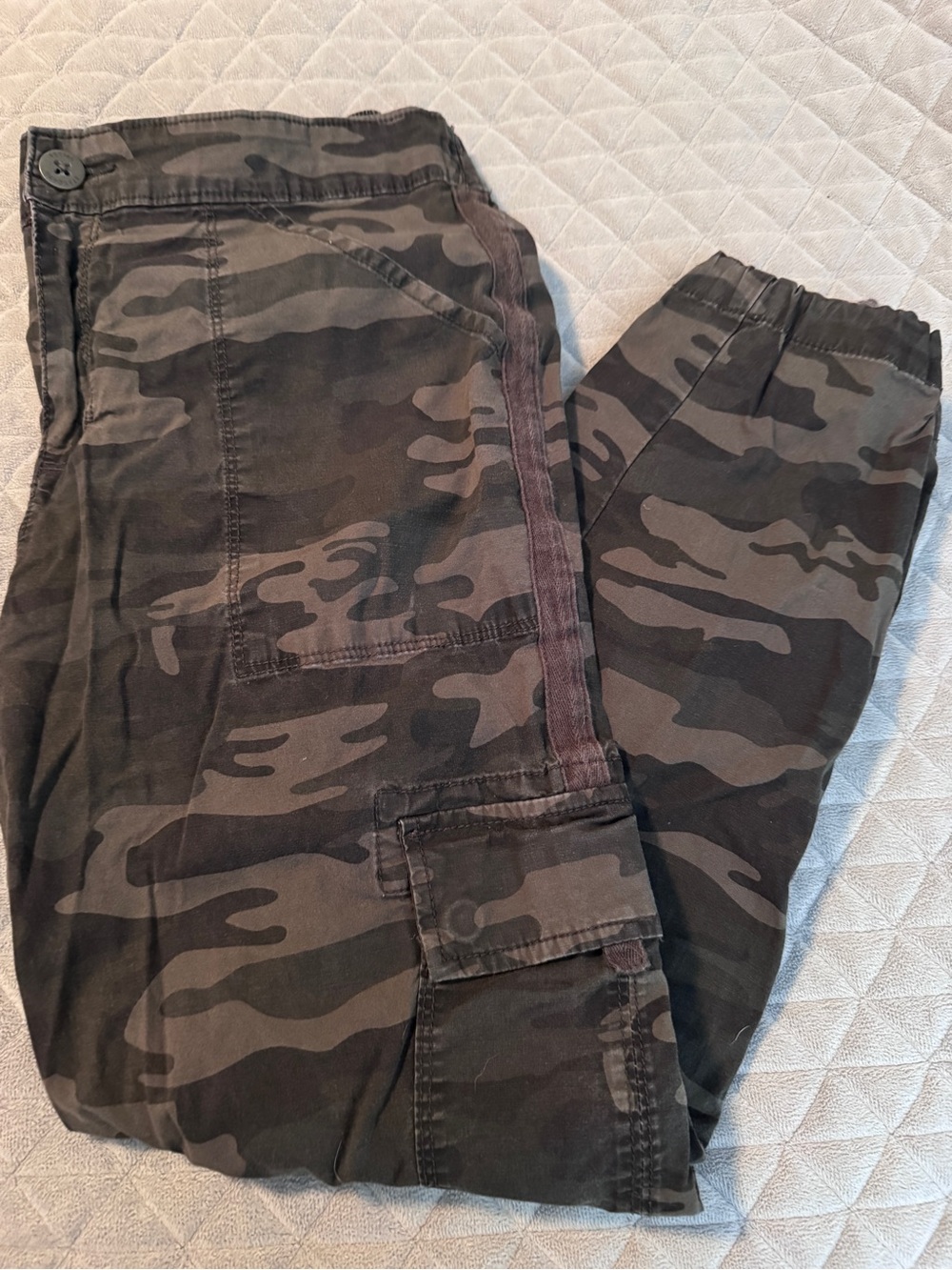 Sanctuary Olive Green and Black Camo Cargo Joggers